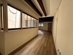 T-junction (D1), Office #566780081